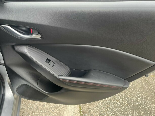 mazda-3-bensin-2016-big-27