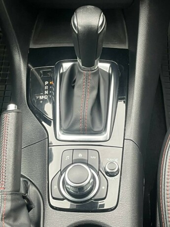 mazda-3-bensin-2016-big-20