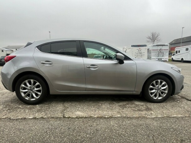 mazda-3-bensin-2016-big-4
