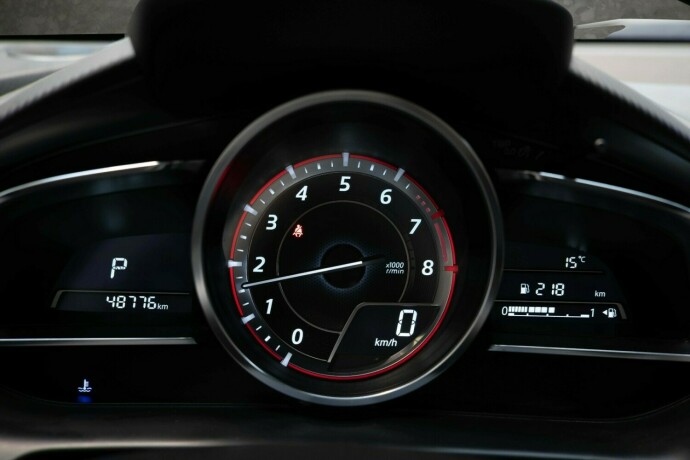 mazda-2-bensin-2017-big-10