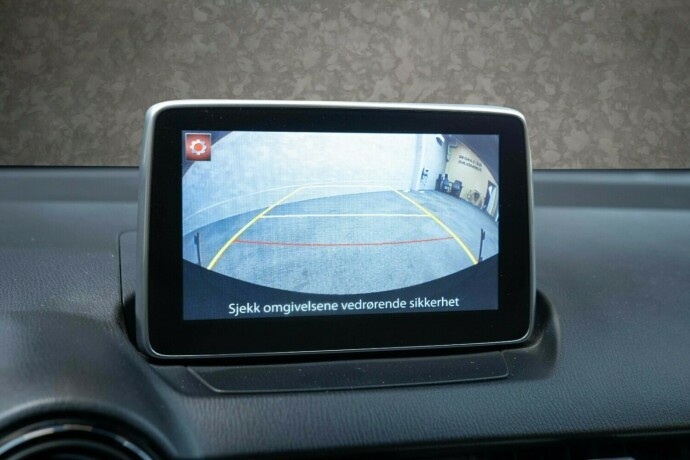 mazda-2-bensin-2017-big-20