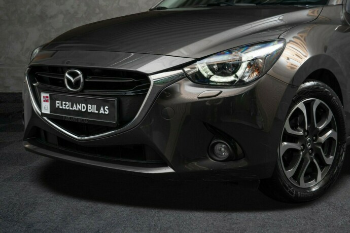 mazda-2-bensin-2017-big-2