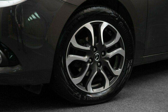 mazda-2-bensin-2017-big-3