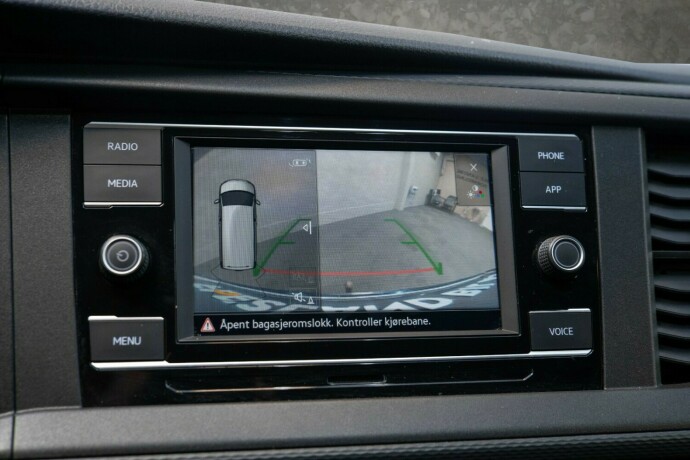 volkswagen-transporter-diesel-2020-big-18