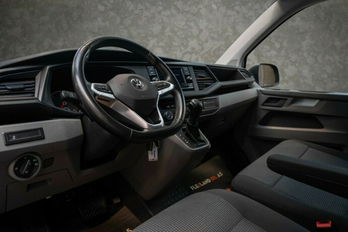 volkswagen-transporter-diesel-2020-big-22