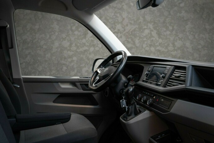 volkswagen-transporter-diesel-2020-big-24