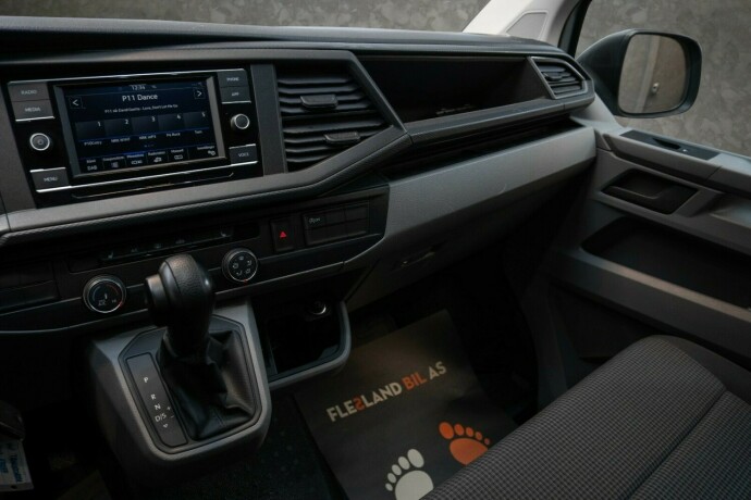 volkswagen-transporter-diesel-2020-big-15