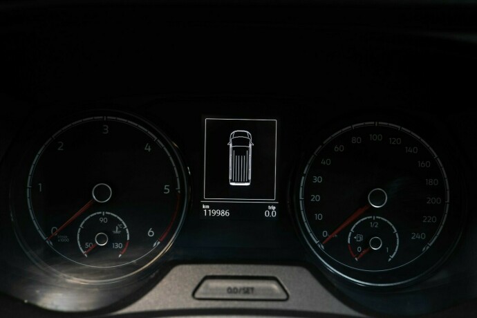 volkswagen-transporter-diesel-2020-big-11