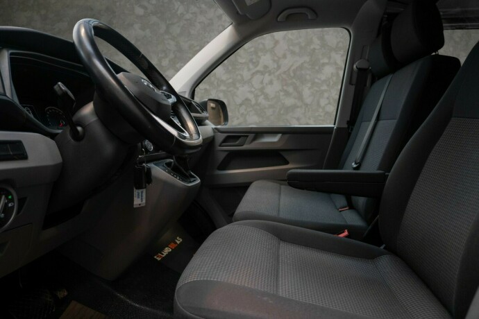 volkswagen-transporter-diesel-2020-big-21