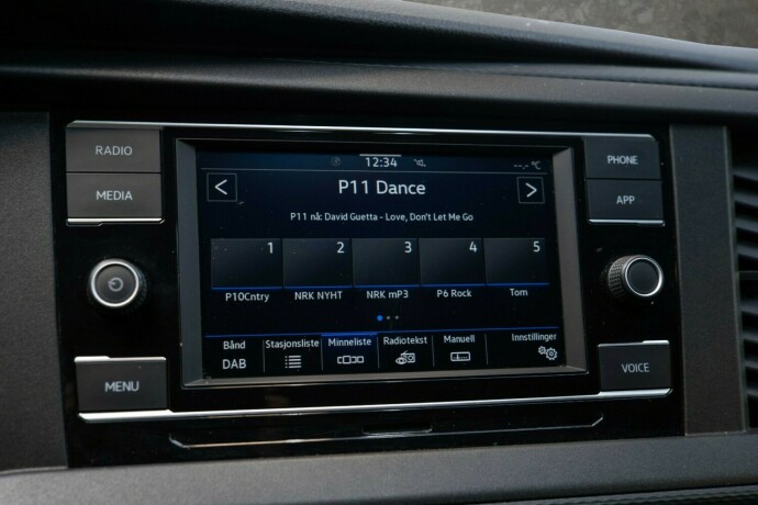 volkswagen-transporter-diesel-2020-big-17