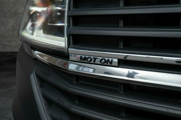 volkswagen-transporter-diesel-2020-big-5