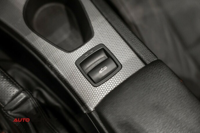 bmw-3-serie-bensin-2011-big-37