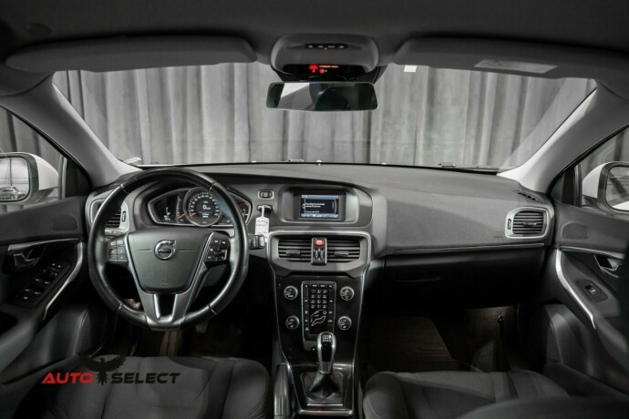 volvo-v40-bensin-2016-big-28