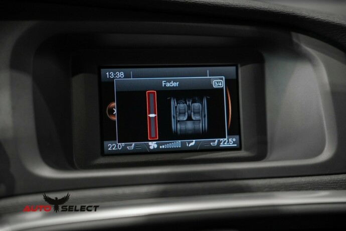 volvo-v40-bensin-2016-big-34