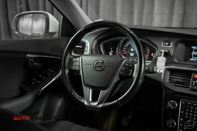 volvo-v40-bensin-2016-big-22