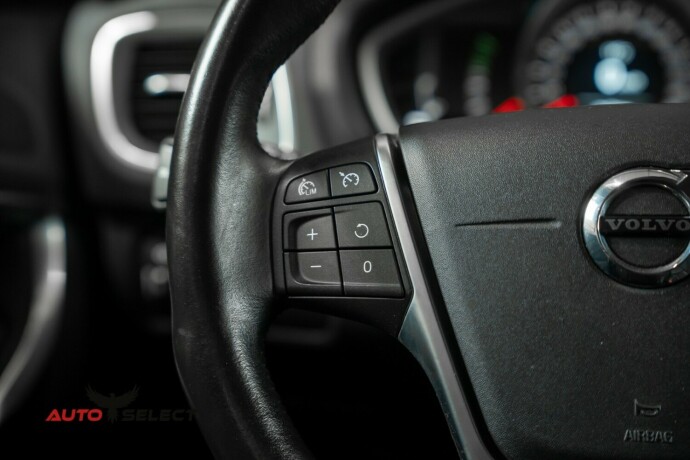 volvo-v40-bensin-2016-big-25