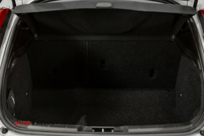 volvo-v40-bensin-2016-big-9