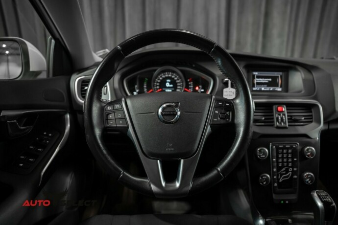 volvo-v40-bensin-2016-big-23