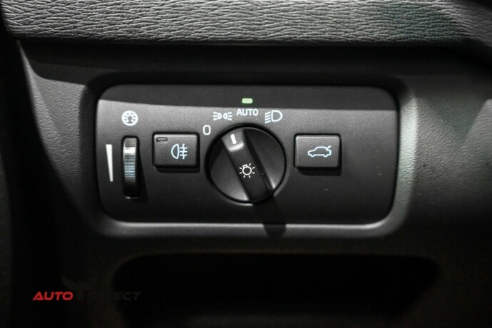 volvo-v40-bensin-2016-big-24