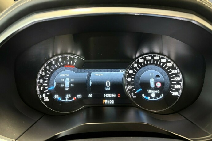 ford-s-max-bensin-2017-big-21