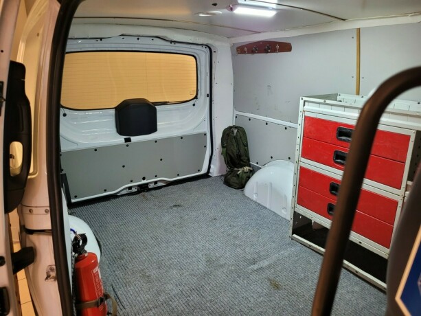 mercedes-benz-vito-diesel-2015-big-15