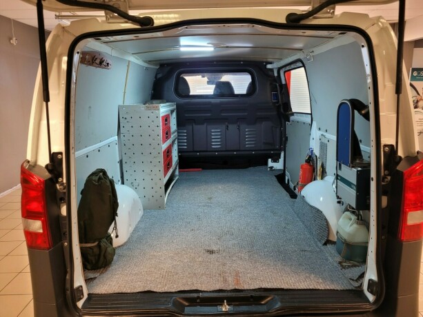 mercedes-benz-vito-diesel-2015-big-16