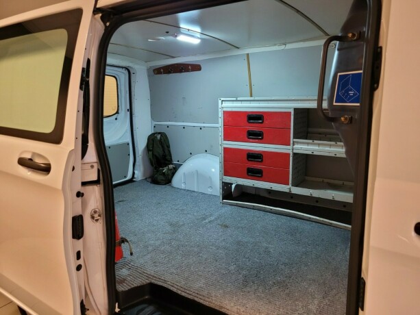 mercedes-benz-vito-diesel-2015-big-14