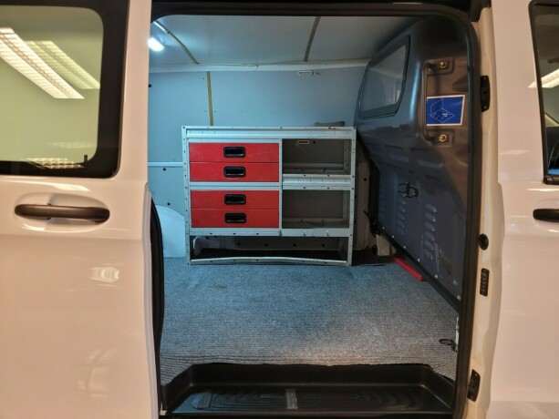 mercedes-benz-vito-diesel-2015-big-13