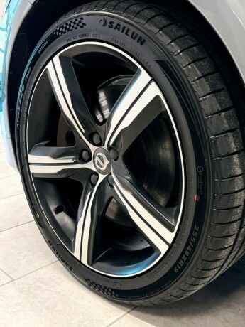 volvo-v90-elektrisitetbensin-2020-big-4