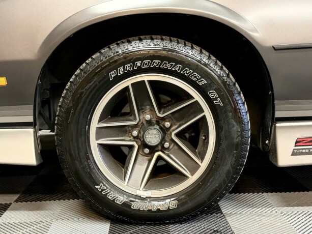 chevrolet-camaro-1985-big-15