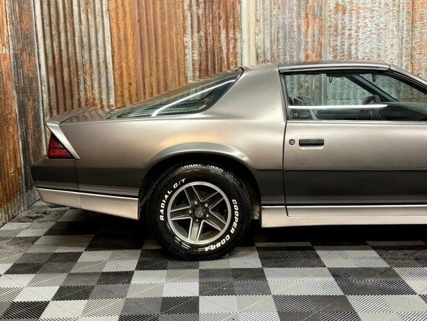 chevrolet-camaro-1985-big-4