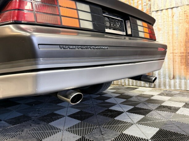 chevrolet-camaro-1985-big-20