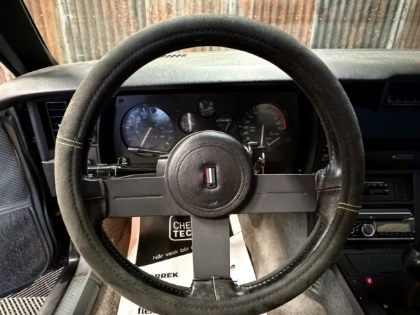 chevrolet-camaro-1985-big-25