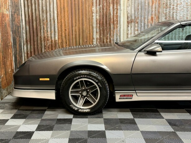 chevrolet-camaro-1985-big-14