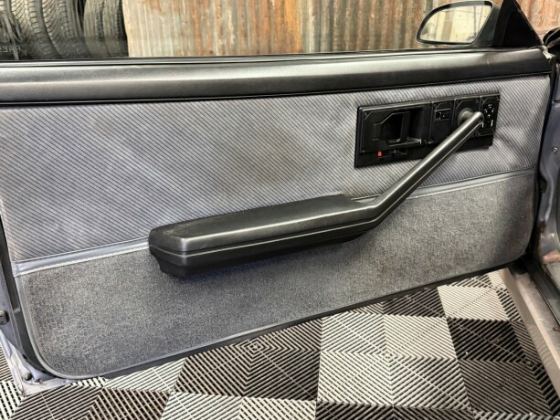 chevrolet-camaro-1985-big-23