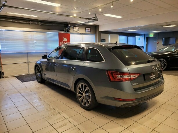 skoda-superb-diesel-2018-big-6