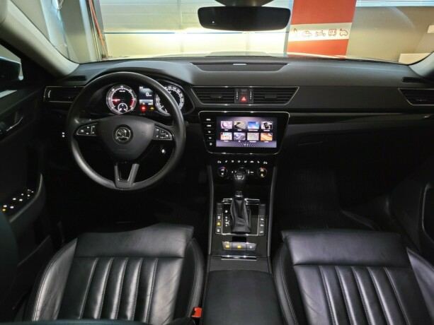 skoda-superb-diesel-2018-big-41