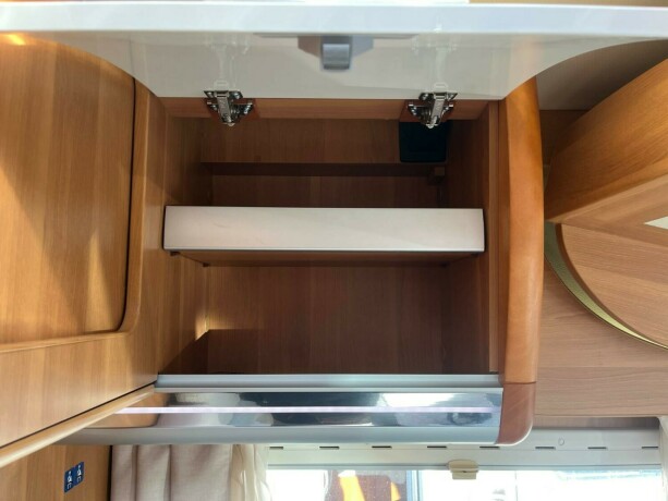 laika-ecovip-600-dobbelseng-bak-senkeseng-truma-6eh-b-f248rerkort-god-nyttelast-diesel-2016-big-25