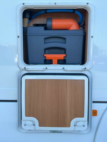 laika-ecovip-600-dobbelseng-bak-senkeseng-truma-6eh-b-f248rerkort-god-nyttelast-diesel-2016-big-12