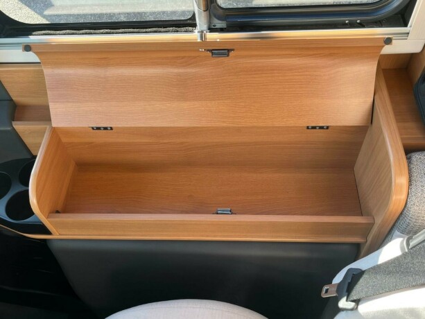 laika-ecovip-600-dobbelseng-bak-senkeseng-truma-6eh-b-f248rerkort-god-nyttelast-diesel-2016-big-20