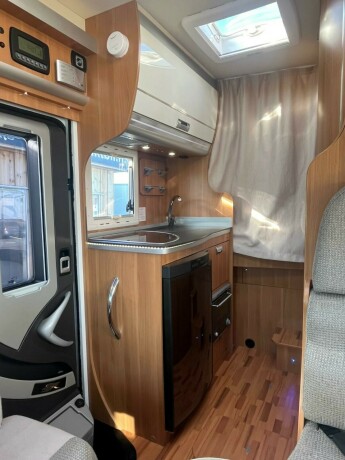 laika-ecovip-600-dobbelseng-bak-senkeseng-truma-6eh-b-f248rerkort-god-nyttelast-diesel-2016-big-31