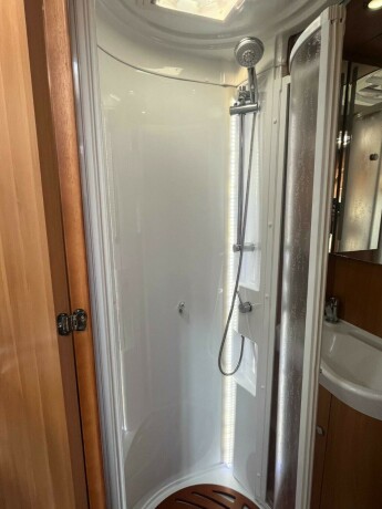 laika-ecovip-600-dobbelseng-bak-senkeseng-truma-6eh-b-f248rerkort-god-nyttelast-diesel-2016-big-47