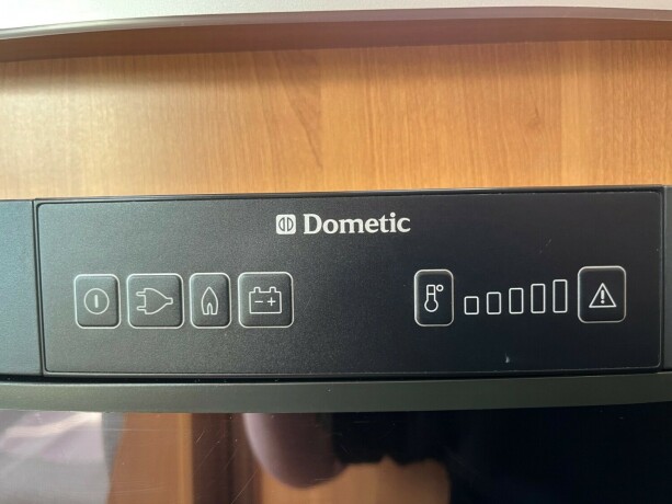 laika-ecovip-600-dobbelseng-bak-senkeseng-truma-6eh-b-f248rerkort-god-nyttelast-diesel-2016-big-36