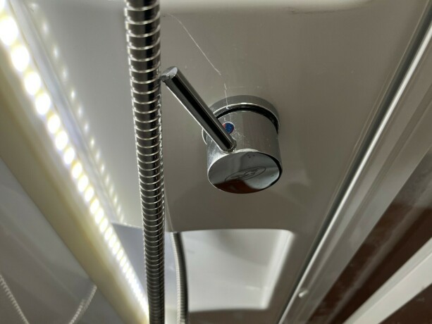 laika-ecovip-600-dobbelseng-bak-senkeseng-truma-6eh-b-f248rerkort-god-nyttelast-diesel-2016-big-49