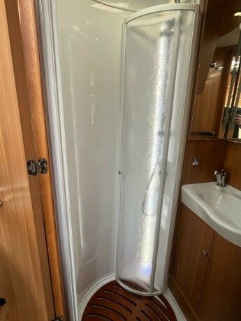 laika-ecovip-600-dobbelseng-bak-senkeseng-truma-6eh-b-f248rerkort-god-nyttelast-diesel-2016-big-46