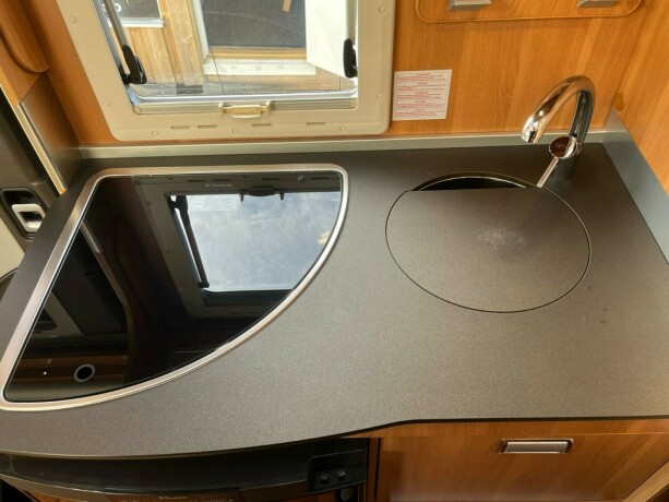 laika-ecovip-600-dobbelseng-bak-senkeseng-truma-6eh-b-f248rerkort-god-nyttelast-diesel-2016-big-34