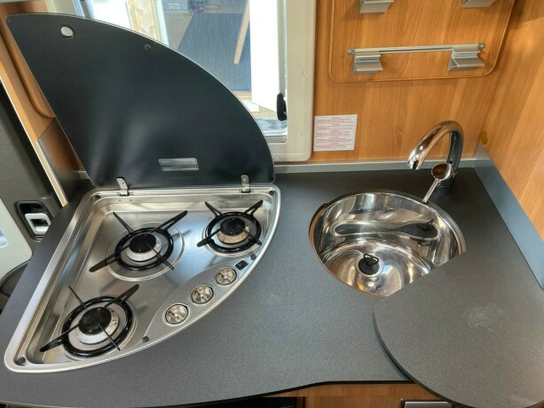 laika-ecovip-600-dobbelseng-bak-senkeseng-truma-6eh-b-f248rerkort-god-nyttelast-diesel-2016-big-35