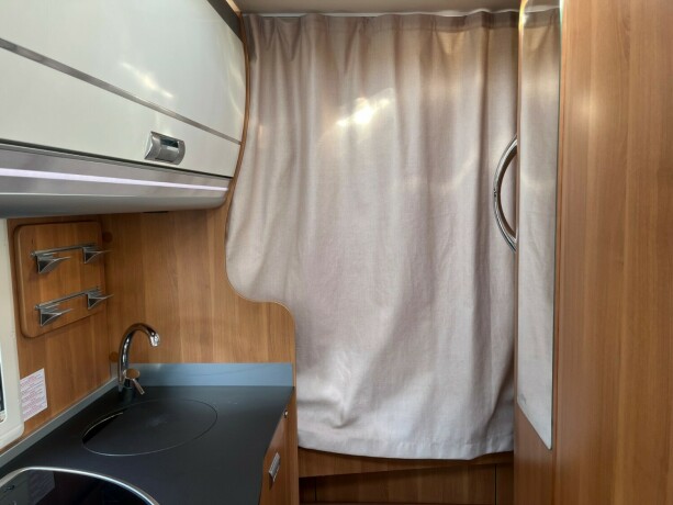 laika-ecovip-600-dobbelseng-bak-senkeseng-truma-6eh-b-f248rerkort-god-nyttelast-diesel-2016-big-58