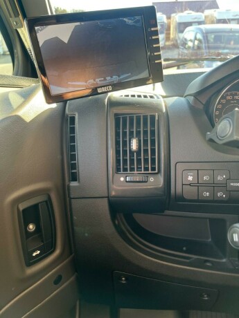 laika-ecovip-600-dobbelseng-bak-senkeseng-truma-6eh-b-f248rerkort-god-nyttelast-diesel-2016-big-16