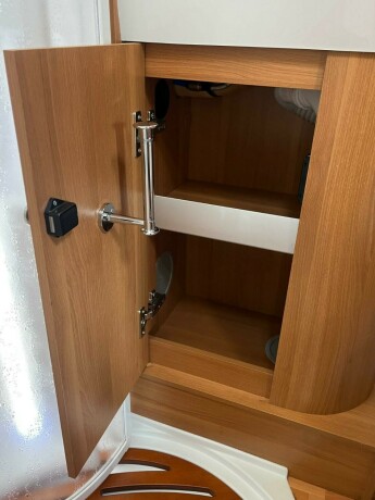 laika-ecovip-600-dobbelseng-bak-senkeseng-truma-6eh-b-f248rerkort-god-nyttelast-diesel-2016-big-52